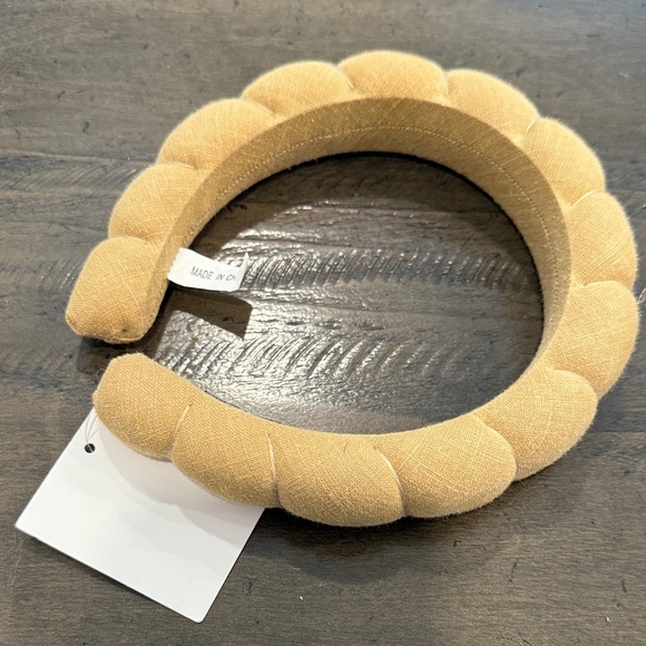 Versed NWT Good Day Linen Padded Headband Tan TikTok Spa - Picture 7 of 7